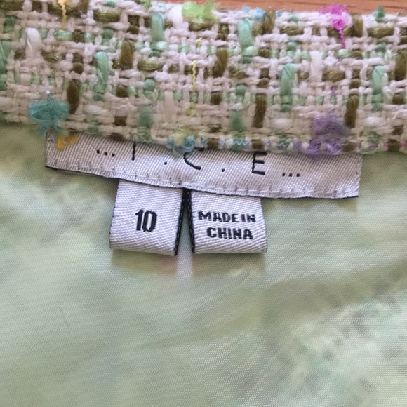 Gorgeous Skirt and Jacket set - Picture 8 of 10